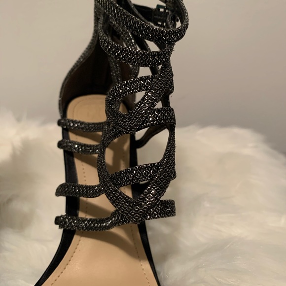 Guess Sandal - Picture 11 of 11